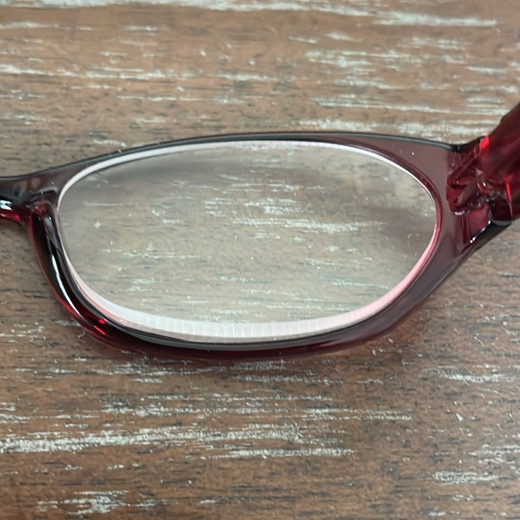 TruVision Readers arm 5.0 9502R red transparent readers. - Picture 7 of 15